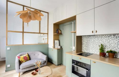 Легкий и ненавязчивый интерьер студии площадью 22 кв. 04