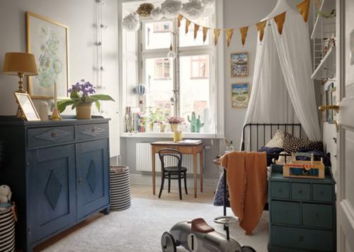 Альбом номер 3. интерьер этой квартиры в красивом 100-летнем здании в Стокгольме получился довольно интересным и ярким. 06