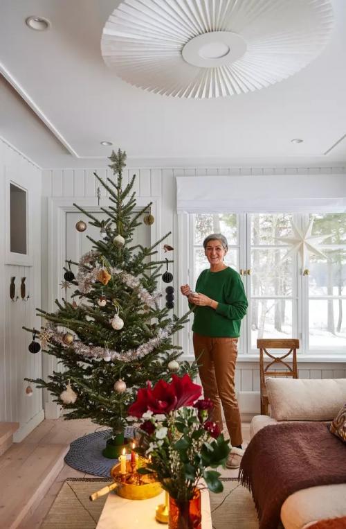 Дизайнер интерьеров Шарлотта савандер отреставрировала старый семейный дом, сочетая скандинавский стиль и антиквариат. 04