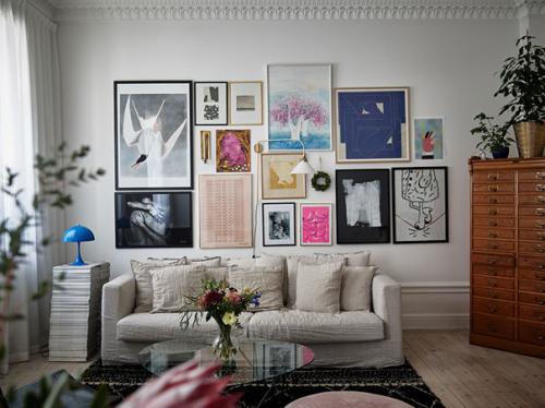 Альбом номер 3. интерьер этой квартиры в красивом 100-летнем здании в Стокгольме получился довольно интересным и ярким. 01