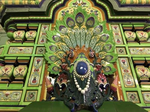 Дом с павлином. 05