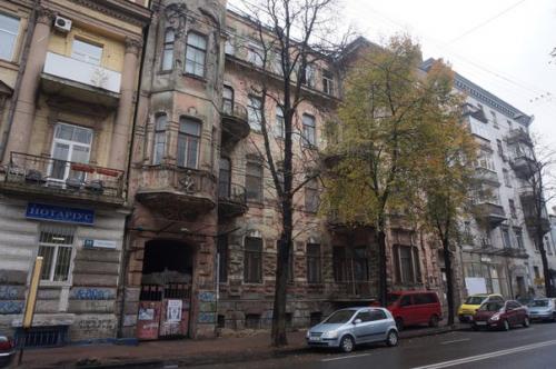 Дом со змеями. 02