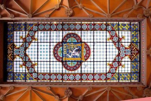 Livraria Lello.  Cамый красивый книжный магазин европы. 08