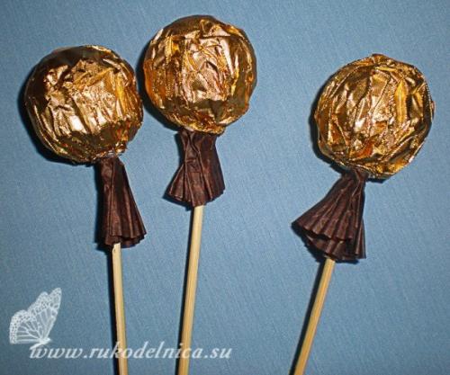 Новогодний букет из конфет. 01