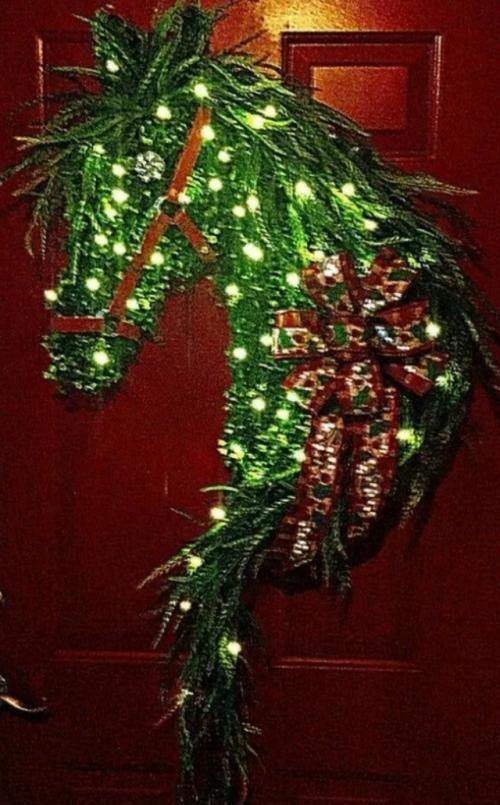 Новогодний конь - символ удачи и благополучия. 05