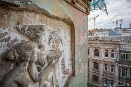 Дом со змеями. 03