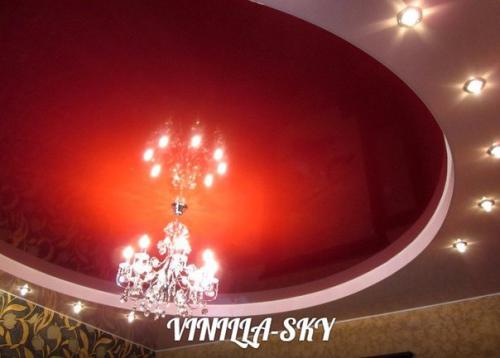 Как правильно обращаться с натяжными потолками в комнате и чего лучше не делать. 05