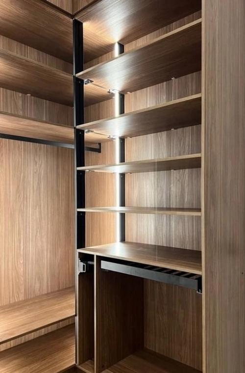 Стиль и цветовое решение гардероба должны соответствовать общему интерьеру. 01