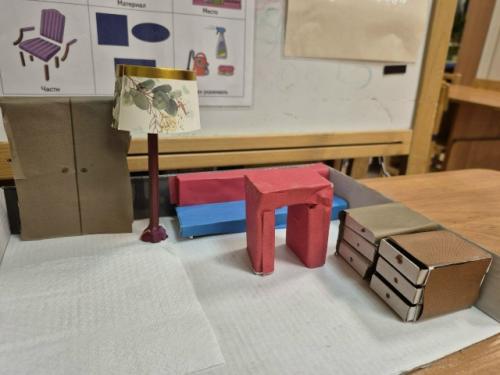 На этой неделе воспитанники группы N14 попробовали себя в роли дизайнеров интерьера. 02