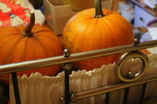 Я редко выкладываю фотографии с интерьером нашего дома - это не с проста пока что у нас далеко до порядка и уюта. 05