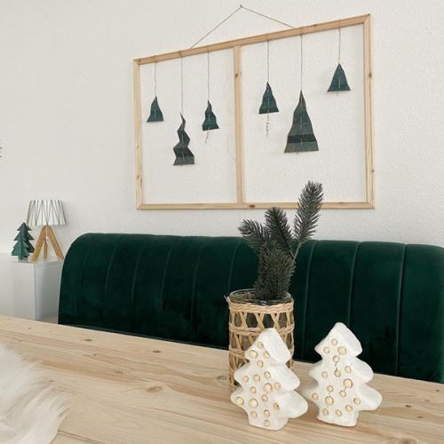 Сочетание бежевого и насыщенно - зеленого выглядит естественно и свежо. 01