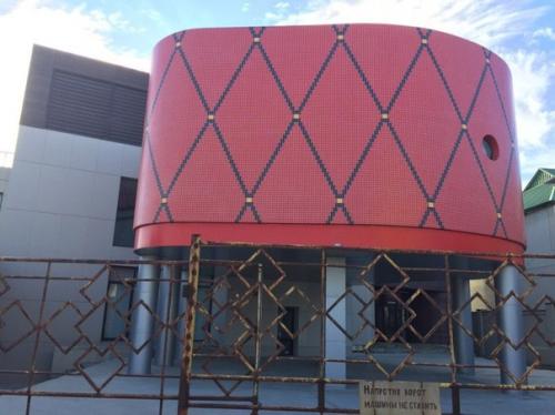 Новороссийская Рублевка: дома с бассейном наизнанку, античные фигуры и недвижимость за 130 миллионов. 04