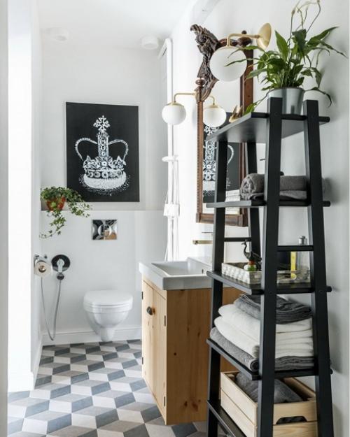 В основе интерьера этой яркой однушки с балконом - эклектика. 05