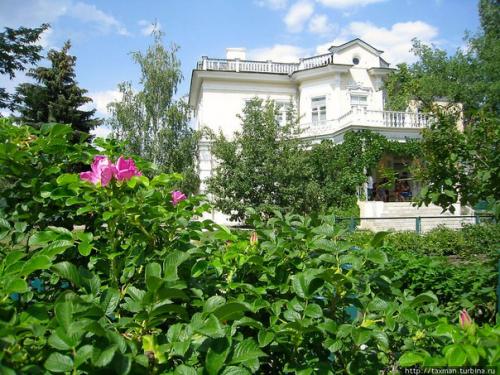 Усадьба шолохова. Наверняка многим будет интересно посетить посвященный прославленному писателю мемориальный комплекс. 02