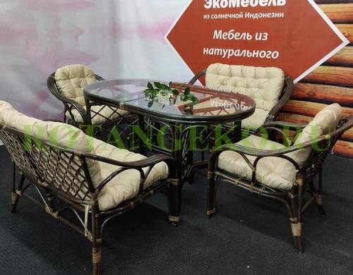 Гостиная, как и кухня, считается Лицом Дома. 01