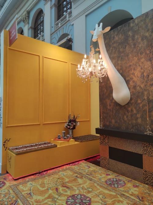 Выставка дизайн интерьера демонстрирует современные тенденции и знакомит с дизайнерскими салонами и художниками. 07