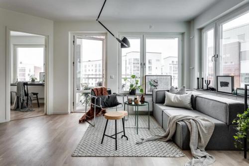 Часть 1. трёхкомнатная квартира в серой гамме в Стокгольме.
