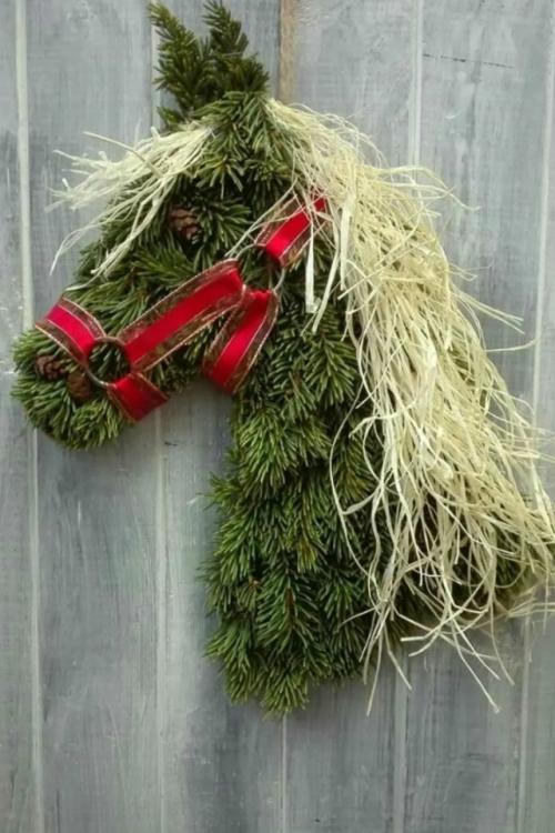 Новогодний конь - символ удачи и благополучия. 02