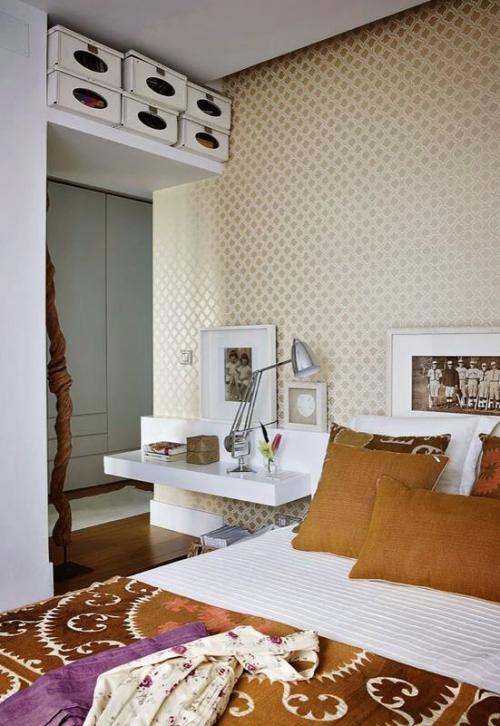 Лишь в том случае, если хочется, чтобы ваша спальня выглядела по-особенному, то сделать это можно, правильно подобрав текстиль.