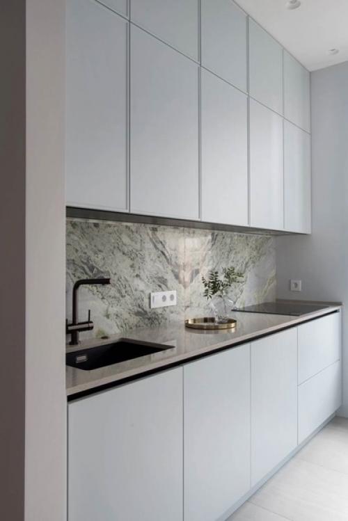 Нестандартная трёшка с небольшой кухней. 02