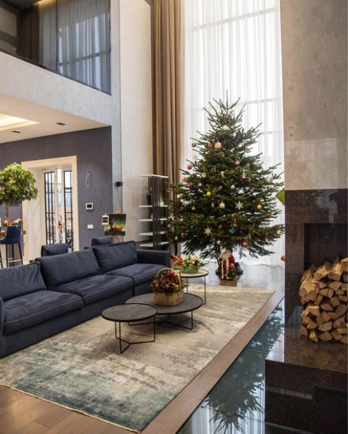 Дизайнеры из студии Ardelica закончили интерьер дома прямо под новый год. 01