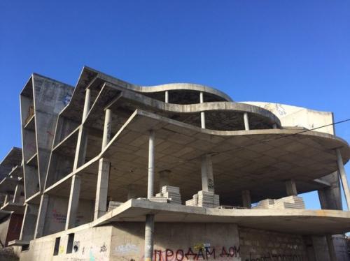 Новороссийская Рублевка: дома с бассейном наизнанку, античные фигуры и недвижимость за 130 миллионов. 07