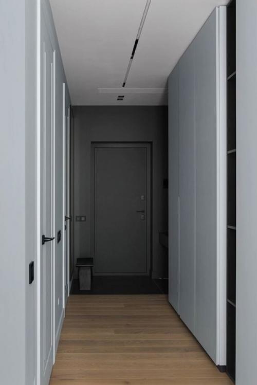 Нестандартная трёшка с небольшой кухней. 08