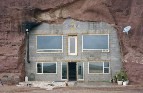 Наука - о пользе перестановок, легкого захламления помещений и прогулок подальше от типовой застройки. Наука - о пользе перестановок, легкого захламления помещений и прогулок подальше от типовой застройки.