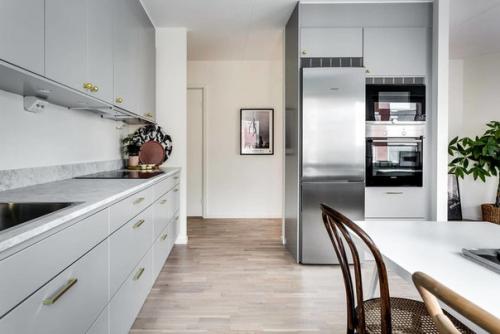 Часть 1. трёхкомнатная квартира в серой гамме в Стокгольме. 03