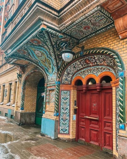 Дом с кокошниками на колокольной улице. 02