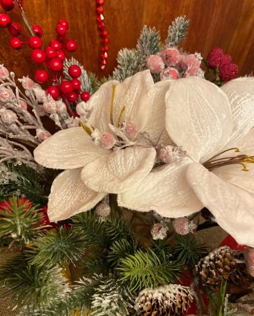 Дизайнеры из студии Ardelica закончили интерьер дома прямо под новый год. 04