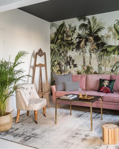 В основе интерьера этой яркой однушки с балконом - эклектика. 01