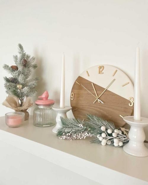 А вот как выглядит интерьер нашего дома изнутри. 01