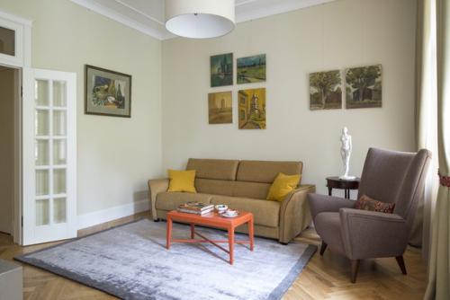 Двухкомнатная квартира в доходном доме XIX века.

