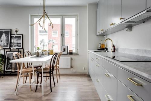 Часть 1. трёхкомнатная квартира в серой гамме в Стокгольме. 02