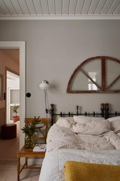 Дизайнер интерьеров Шарлотта савандер отреставрировала старый семейный дом, сочетая скандинавский стиль и антиквариат. 06