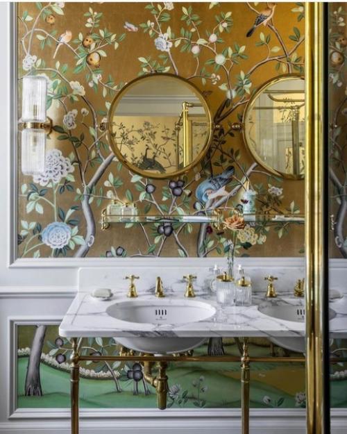 Недосягаемая роскошь.  Эта ванная комната находится в доме 1720 го года постройки в Англии. 03