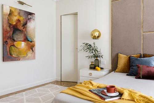 Светлая квартира 125 м в теплой гамме.