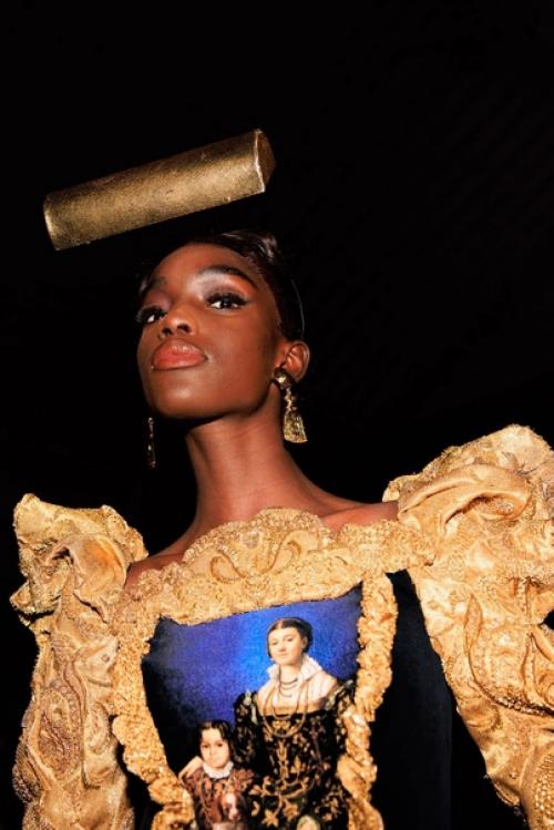 Бренд Moschino представил коллекцию Fall/Winter 2022 на неделе моды в Милане. 04