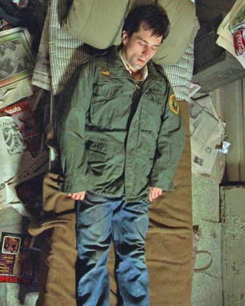 Куртка M65 часто для изображения одиночества в кино используется. 06