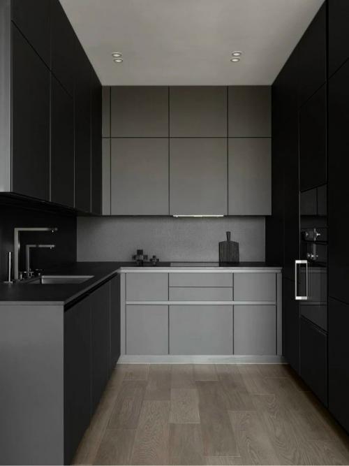 Шикарный интерьер в темных тонах. 

