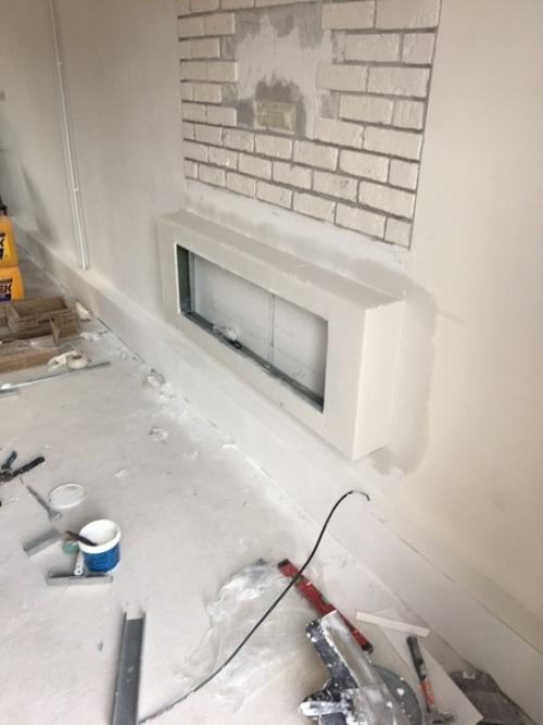 Девушка сама ремонт делает. 03