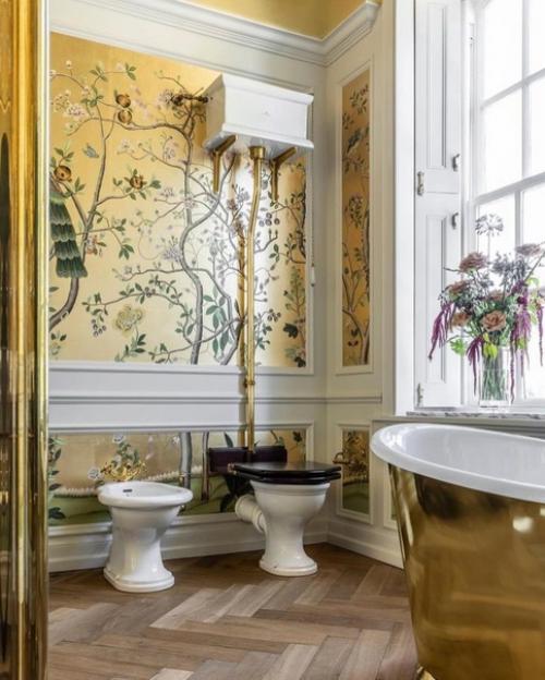 Недосягаемая роскошь.  Эта ванная комната находится в доме 1720 го года постройки в Англии. 08