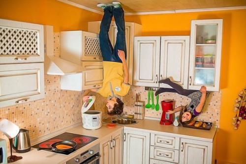 Необычный музей - аттракцион появился в Уфе - настоящий дом - перевертыш. 02