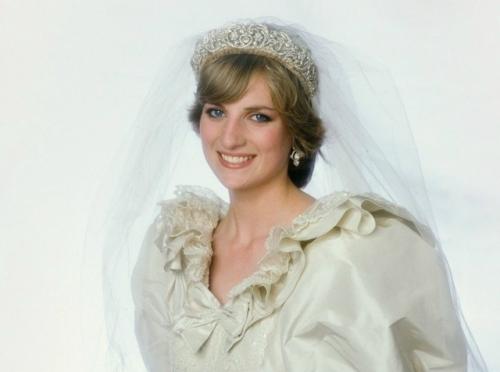 Мятая сказка: триумф и драма самого длинного шлейфа в истории. 

