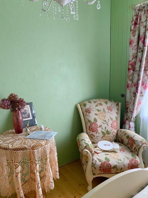 Правильный выбор.  Какой же декор в стиле Прованс без интерьерных картин? 03