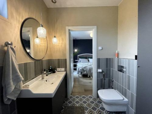 В планировке многих наших проектов предусмотрена мастер - спальня. 02