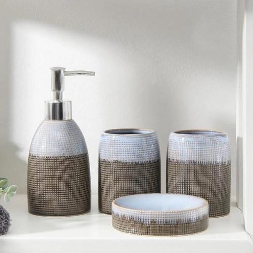 Может показаться, что аксессуары в интерьере не играют важной роли, а просто дополняют его. 09