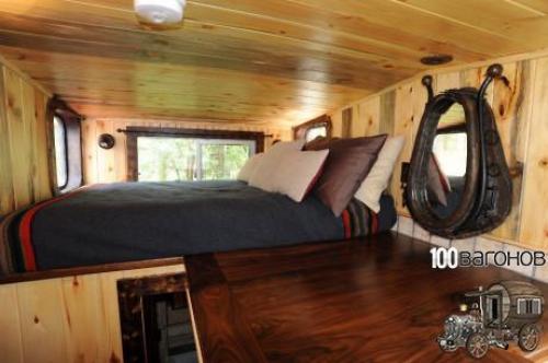 Дом из железнодорожного вагона. Комфортабельный жилой домик из старого железнодорожного вагона.