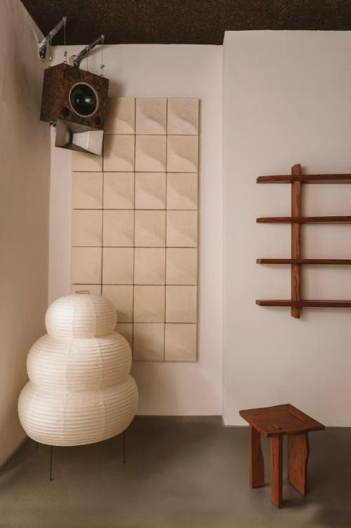 Listening - бар в Гамбурге: бетон и философия тишины. 03